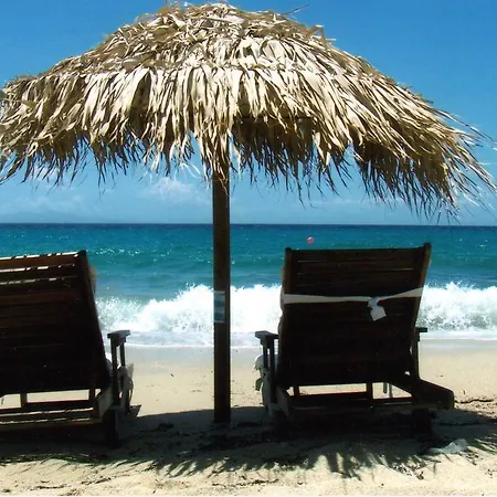 아파트 Flora Manos