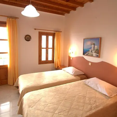 아파트 Flora Manos